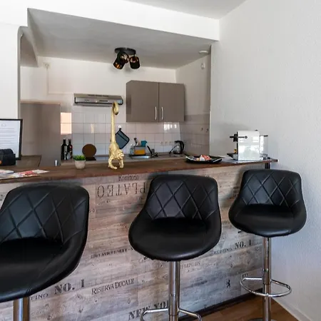 Gemuetliche 2-zimmer - Balkon - Parkplatz - Smart Tv - Arbeitsplatz Friedberg (Hessen)