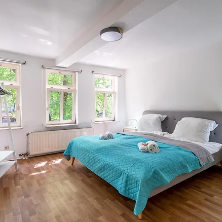 Turquoise Flat 75qm - Balkon - Parkplatz - Arbeitsplatz - Netflix Appartement Friedberg (Hessen)